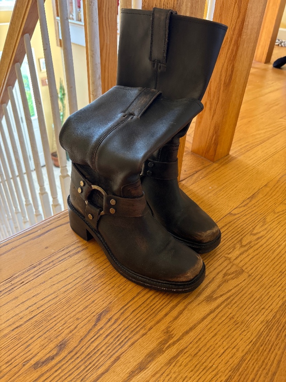 Almost new Frye motorcycle boots size 8 1/2